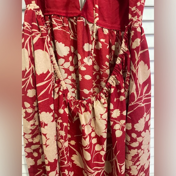 Fortunate One Maxi Dress. Size Small. Red pattern - Picture 6 of 11